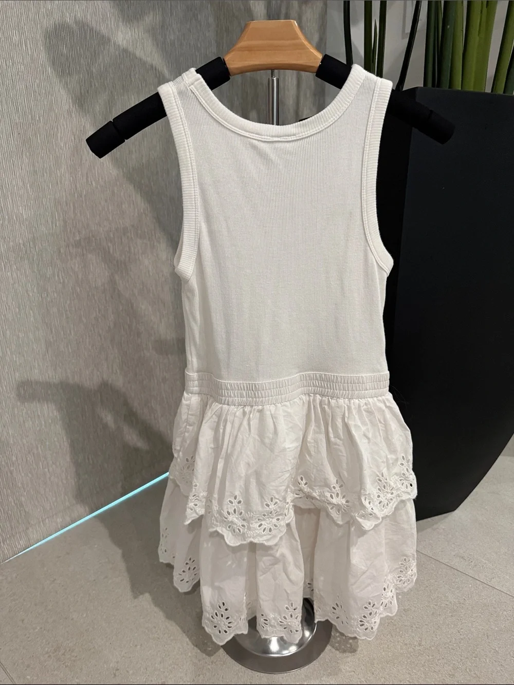 GAP sleeveless tank